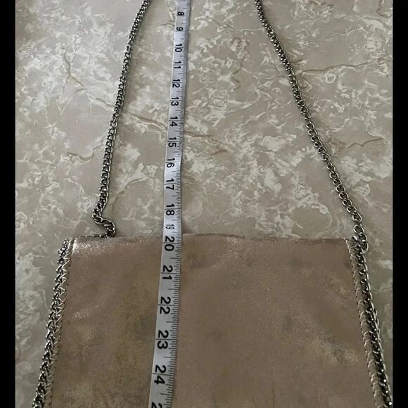 Chelsea28 Nordstrom‎ Champagne Metallic Crossbody Purse, Whipstitch & Chain Trim - Picture 4 of 7